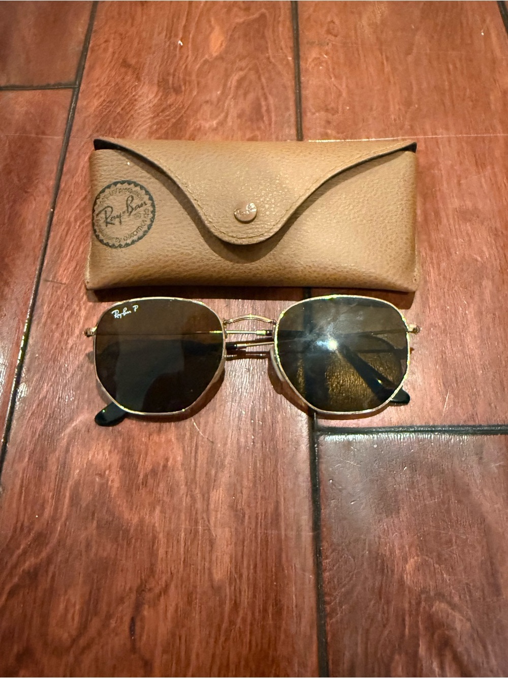 Ray-Ban women’s Gold Frame Brown Lens Sunglasses with Case